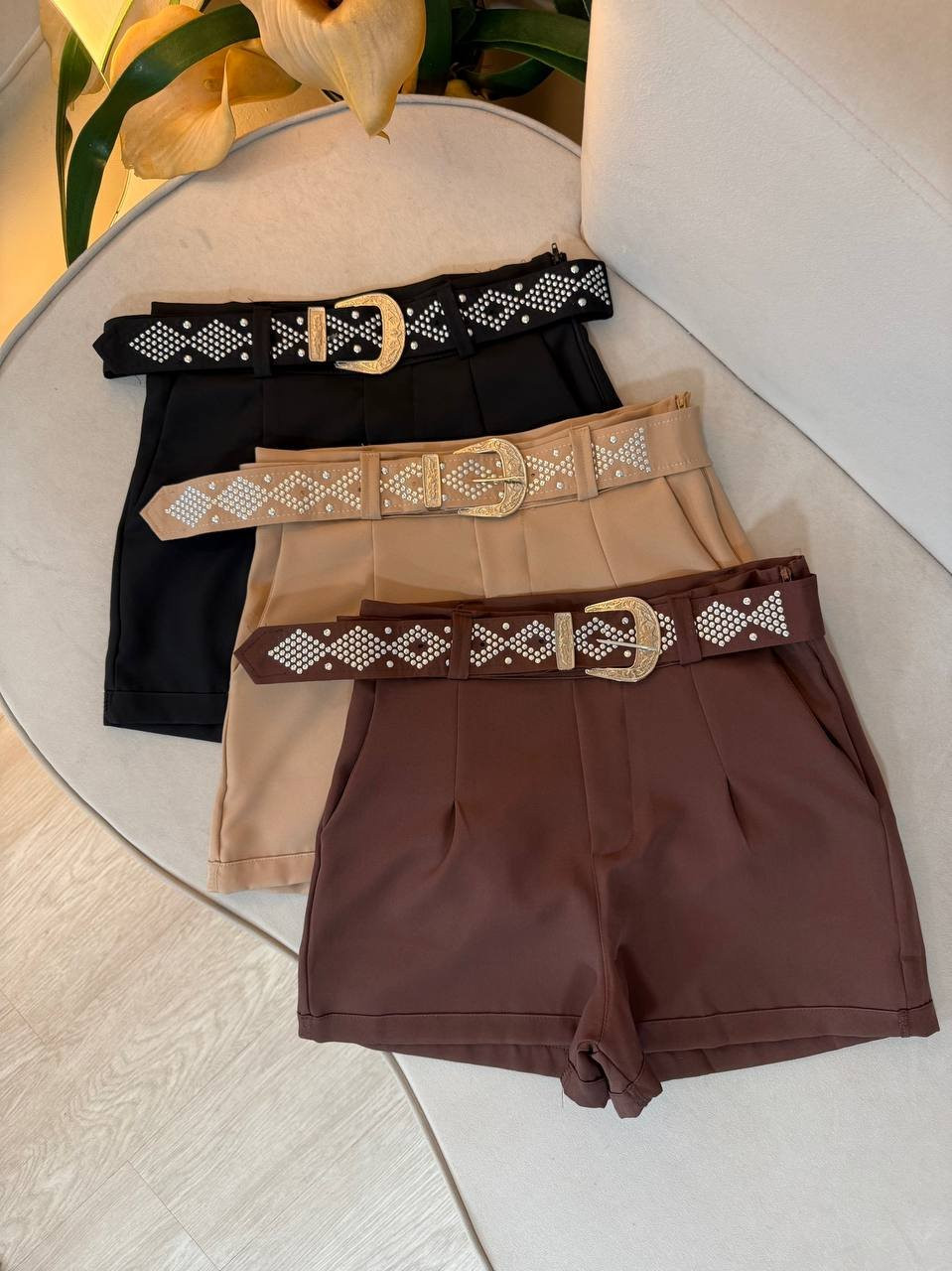 Short alfaiataria com cinto 