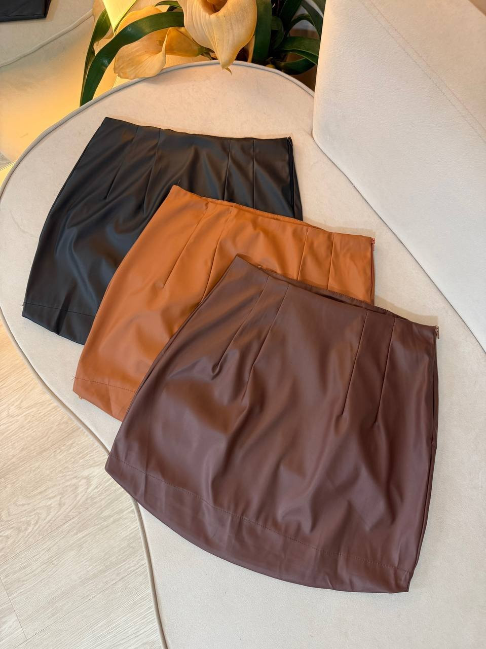Saia Zara Couro eco 