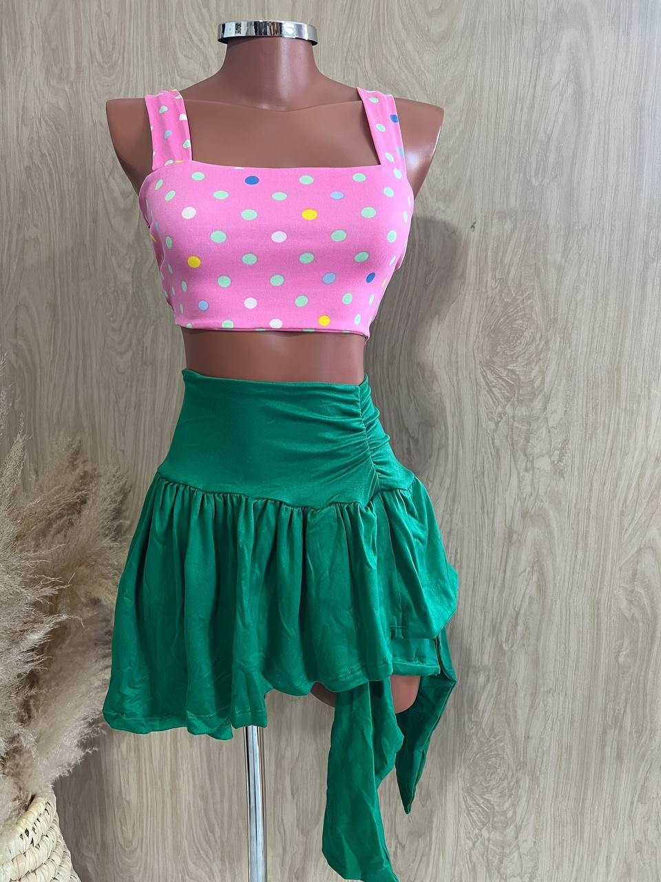 Conjunto ( cores pela saia)