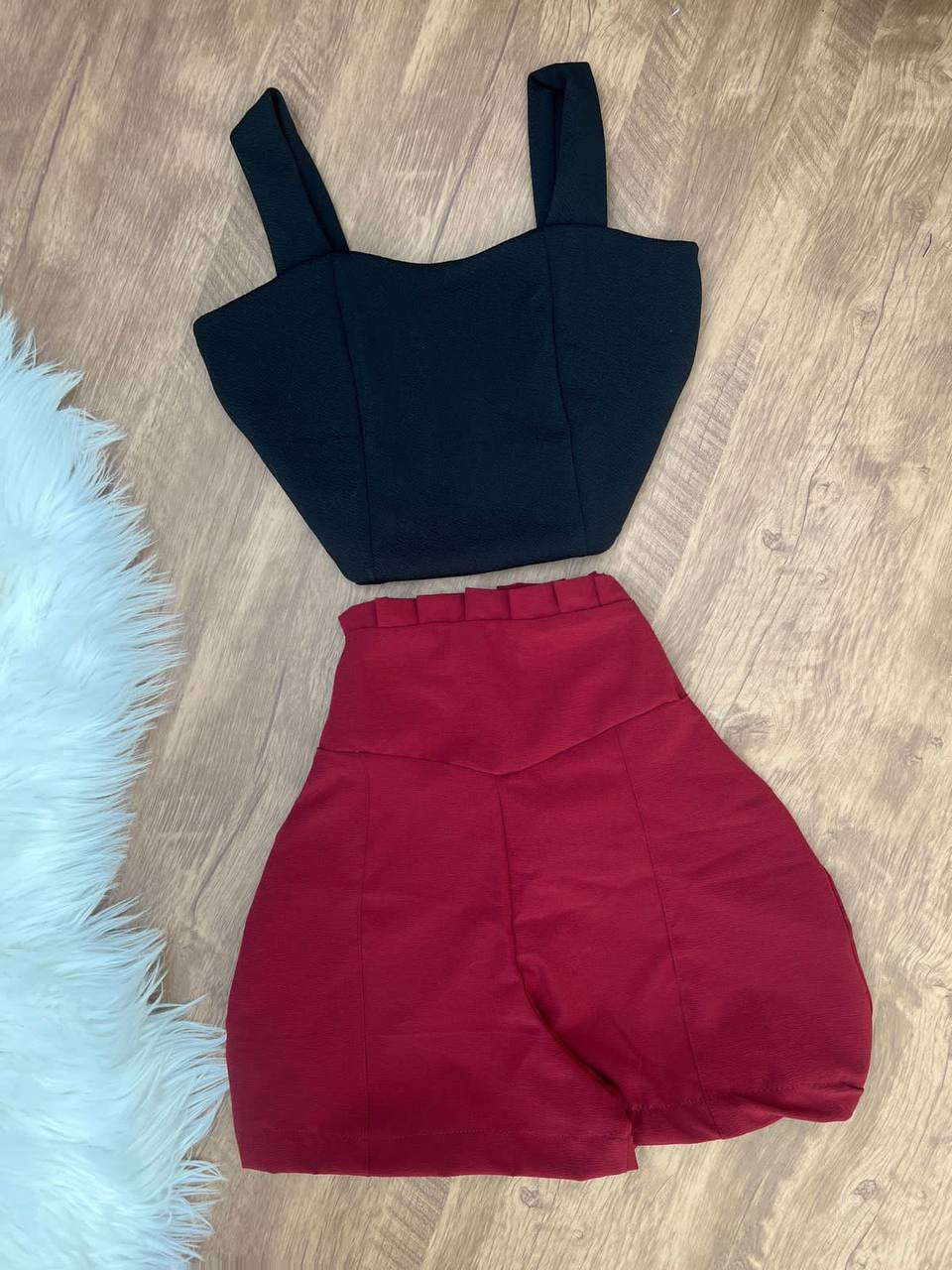 Conjunto ( cores pelo short )