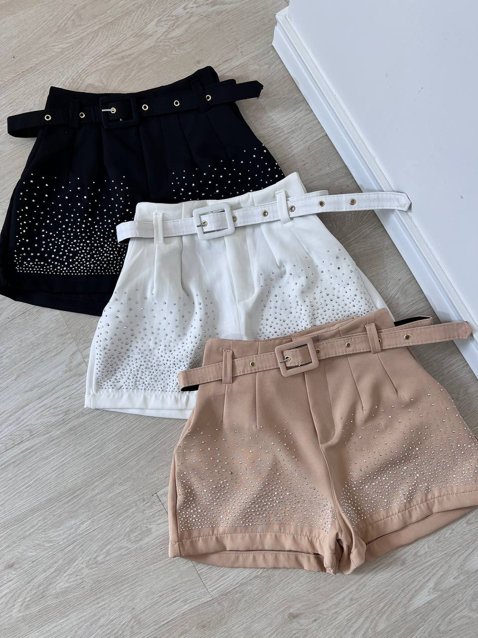  Short Alfaiataria com cinto