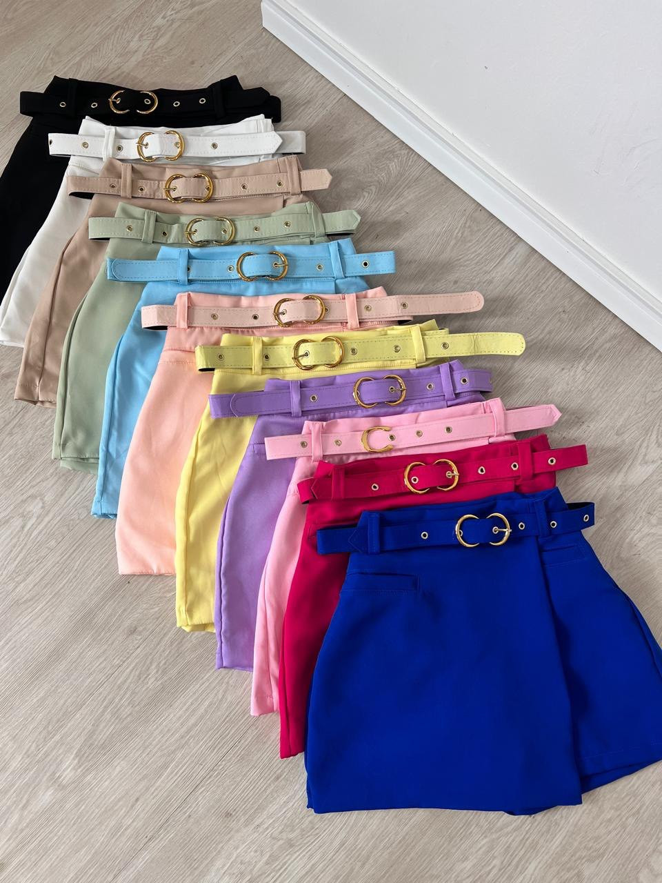 Short Saia Alfaiataria com cinto 