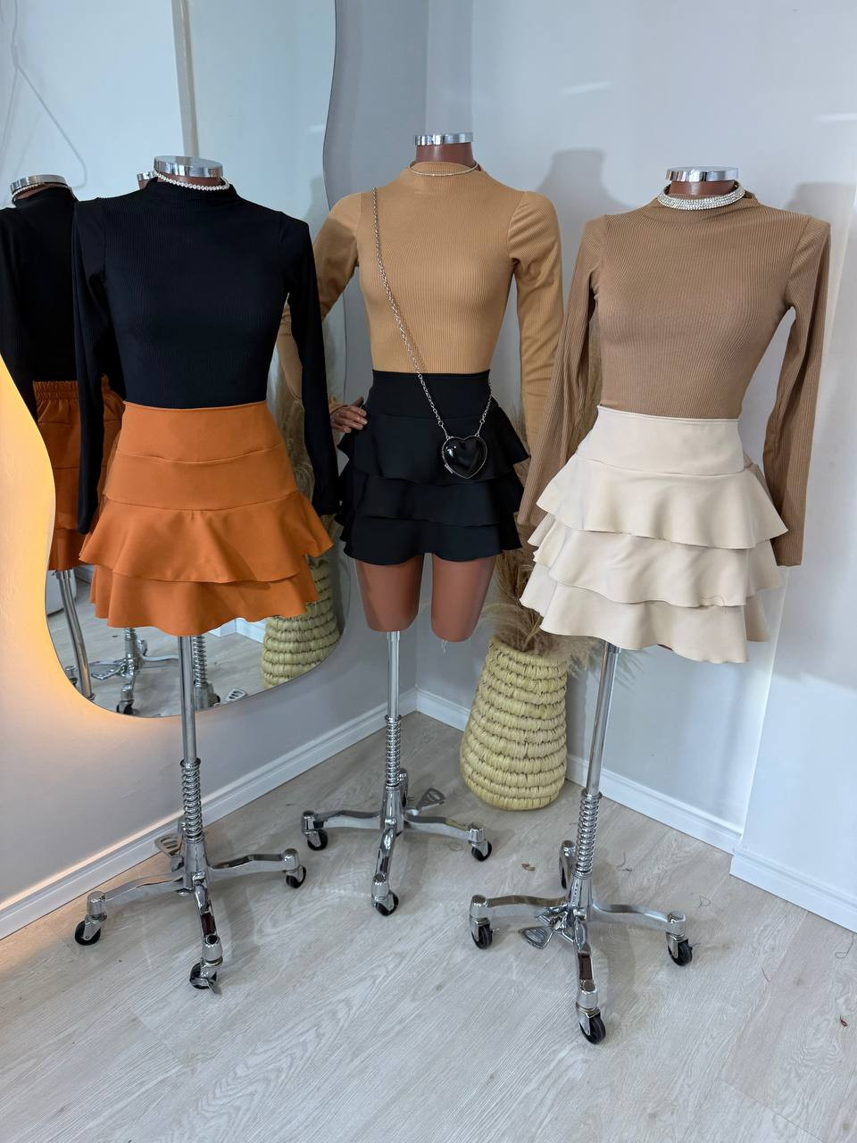 Conjunto (Cores pelo saia)