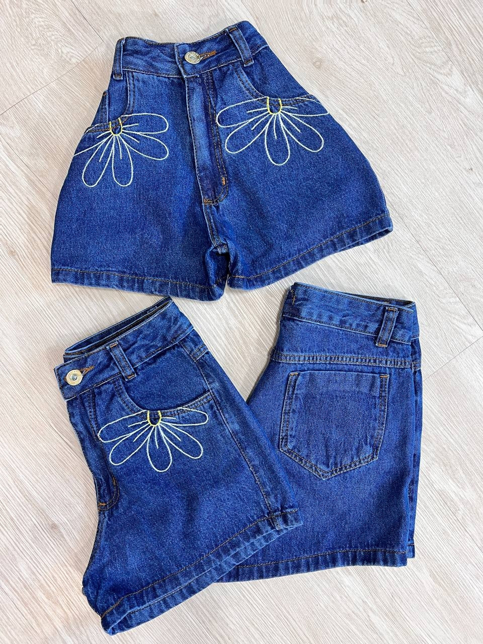 short Jeans taina