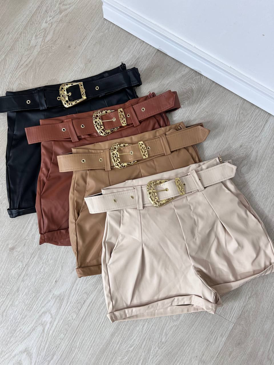 Short com cinto