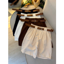 Bermuda alfaiataria com cinto